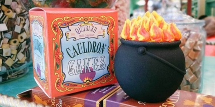 new-cauldron-cake-featured